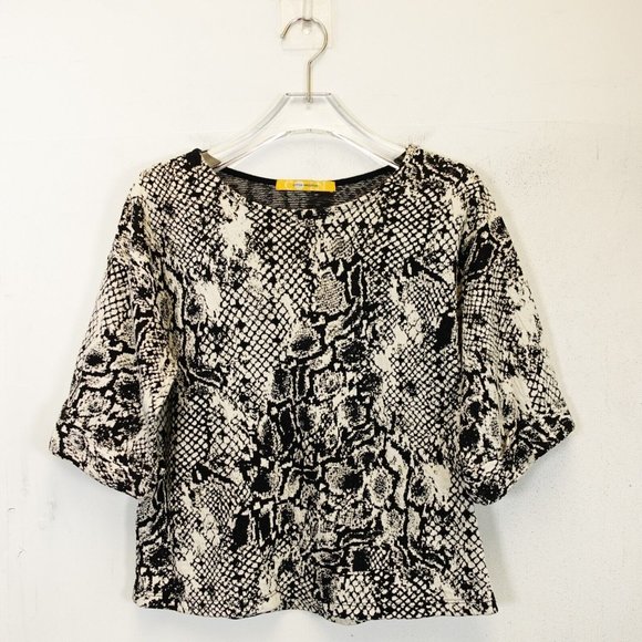 COTTON INNOVATION Women's Cotton White Black Top MEDIUM Snakeskin Short Sleeve - Picture 1 of 10